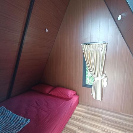 Hotel Wawowow Tomohon Zewnętrze zdjęcie