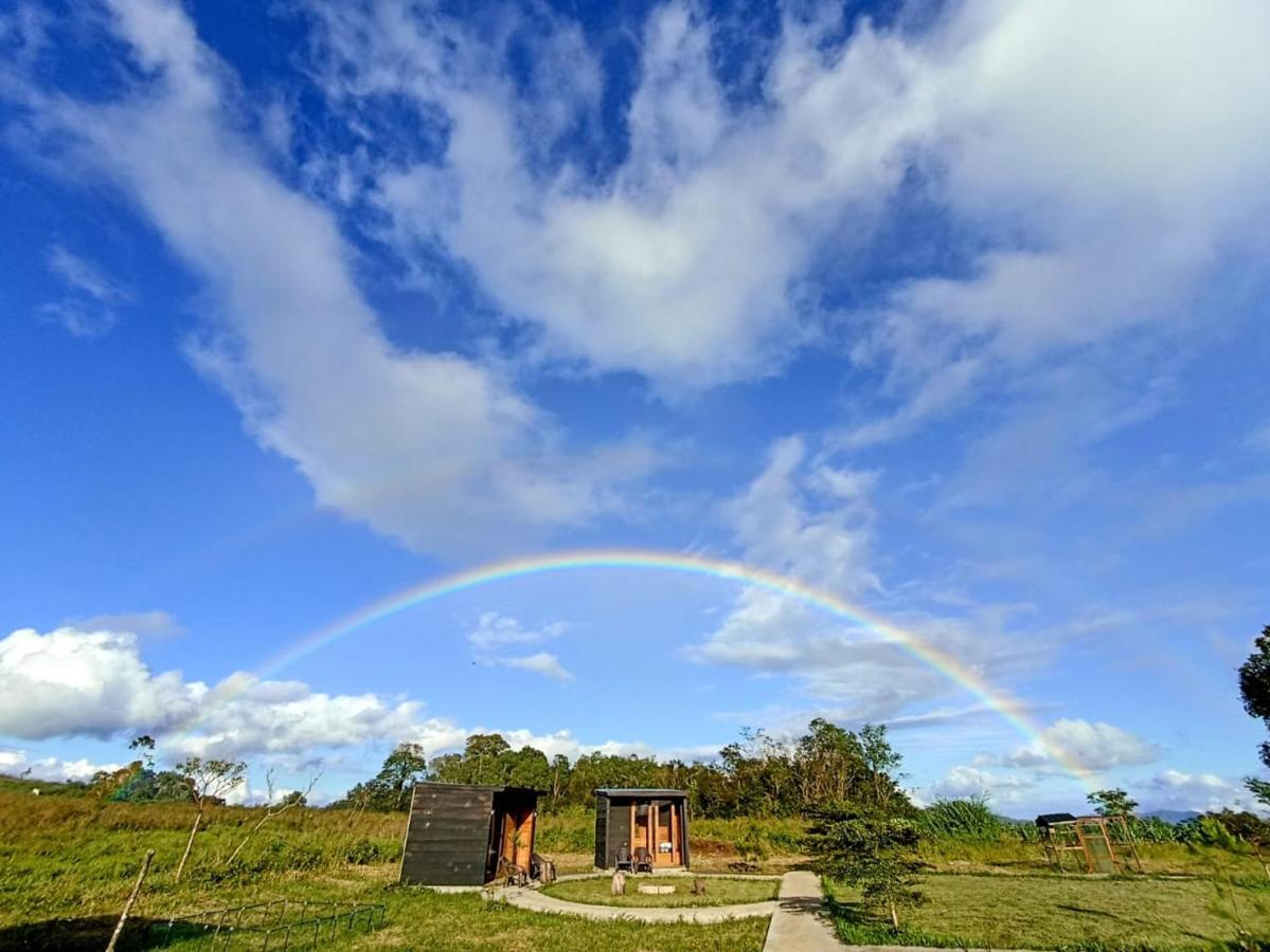 Hotel Wawowow Tomohon Zewnętrze zdjęcie