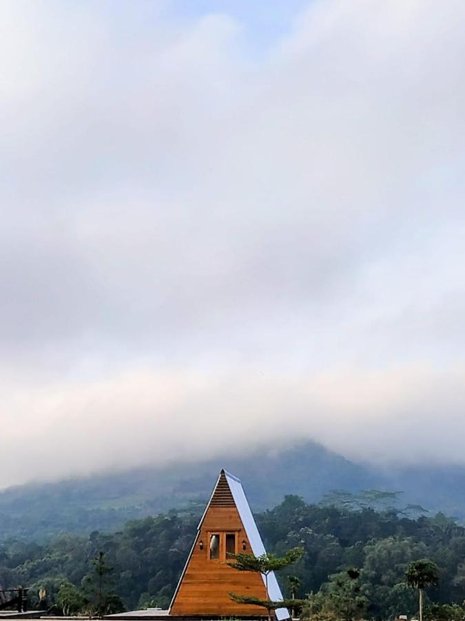 Hotel Wawowow Tomohon Zewnętrze zdjęcie