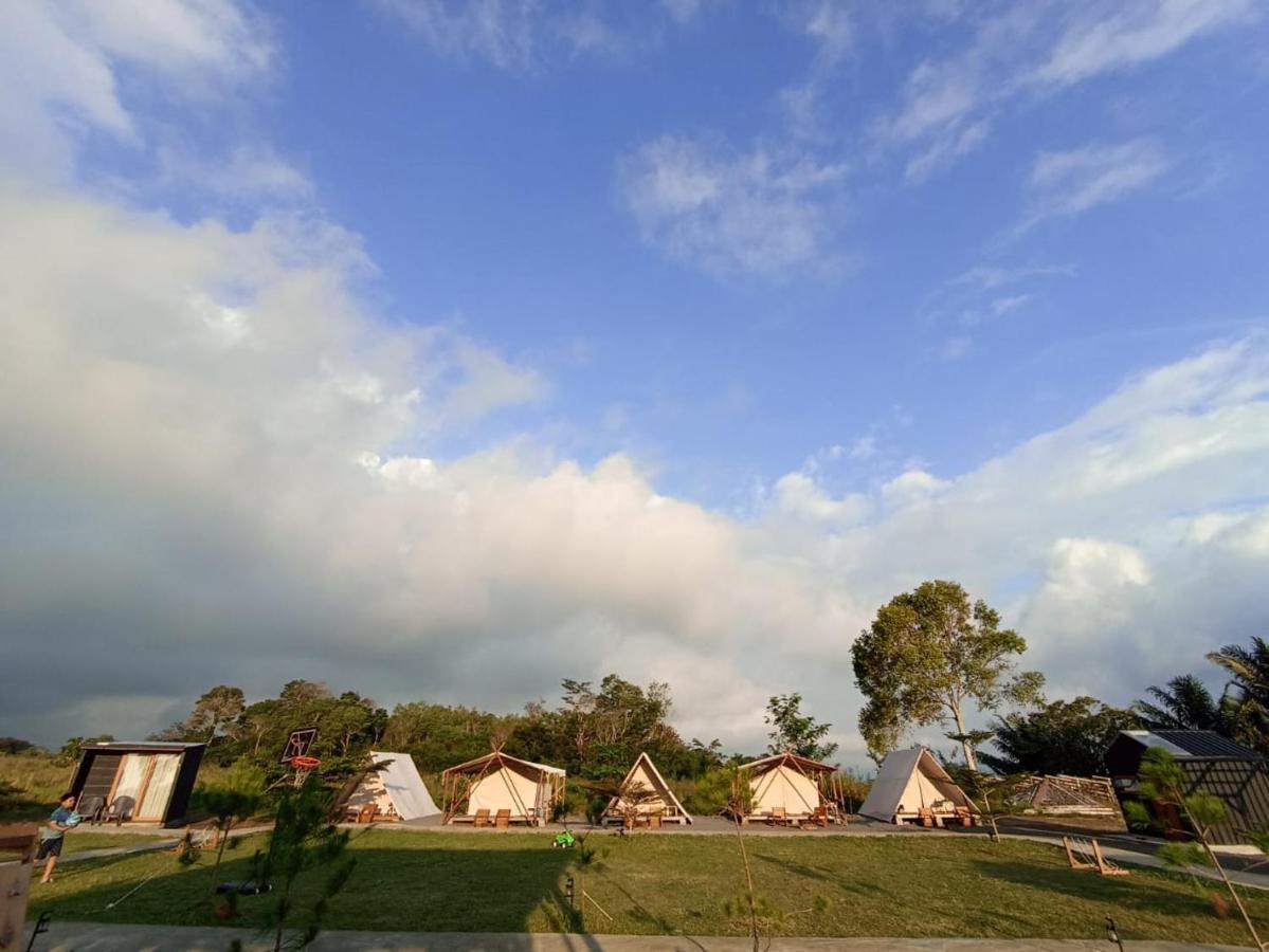 Hotel Wawowow Tomohon Zewnętrze zdjęcie