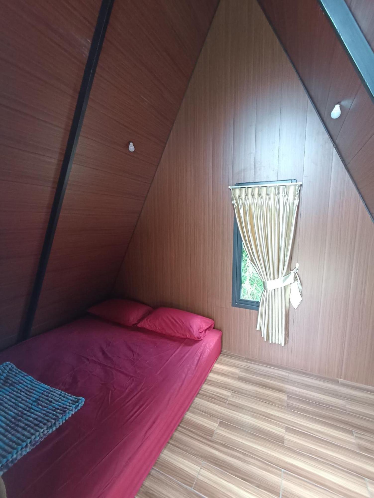 Hotel Wawowow Tomohon Zewnętrze zdjęcie